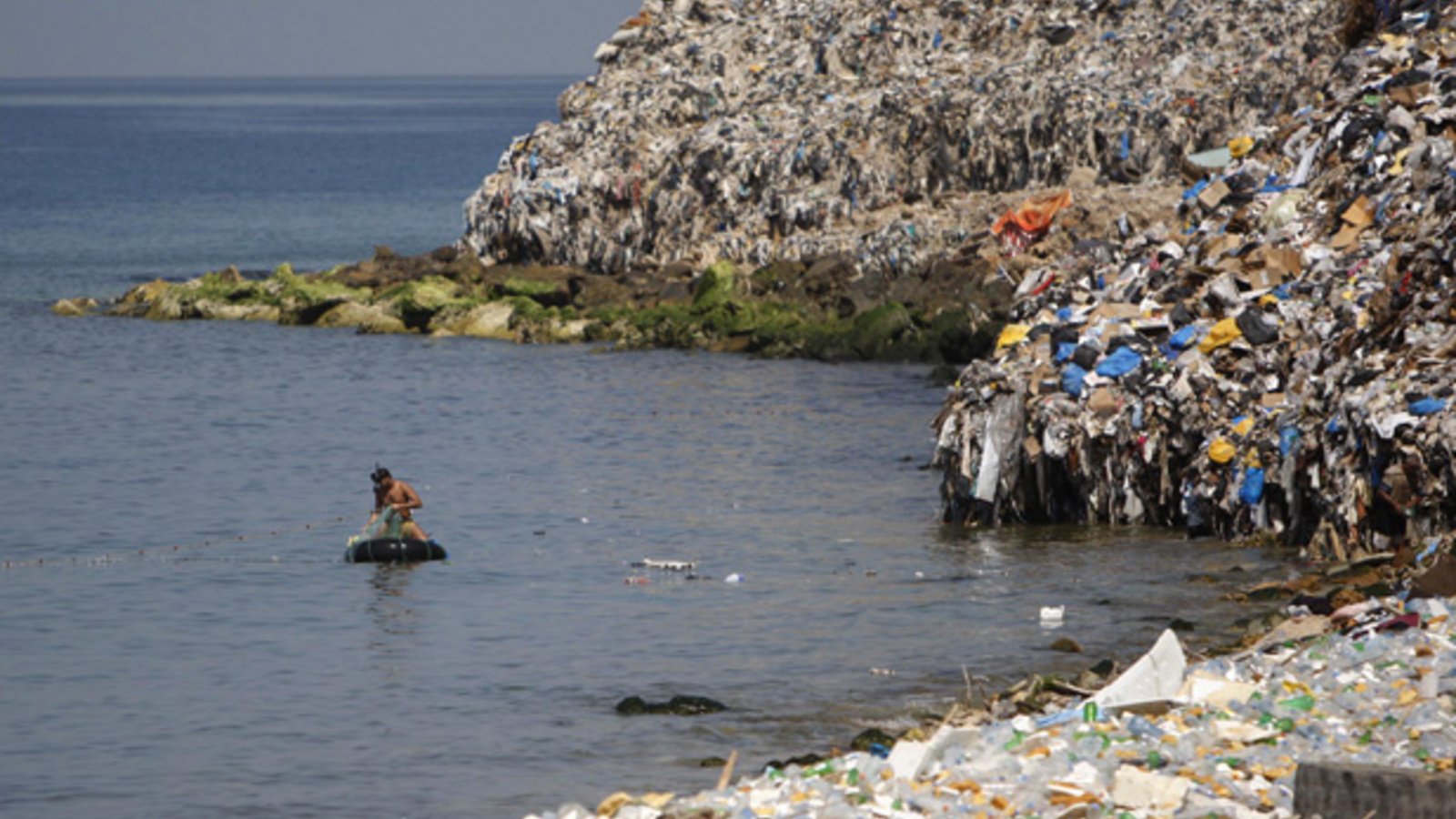 Куда исчезает мусор в океане